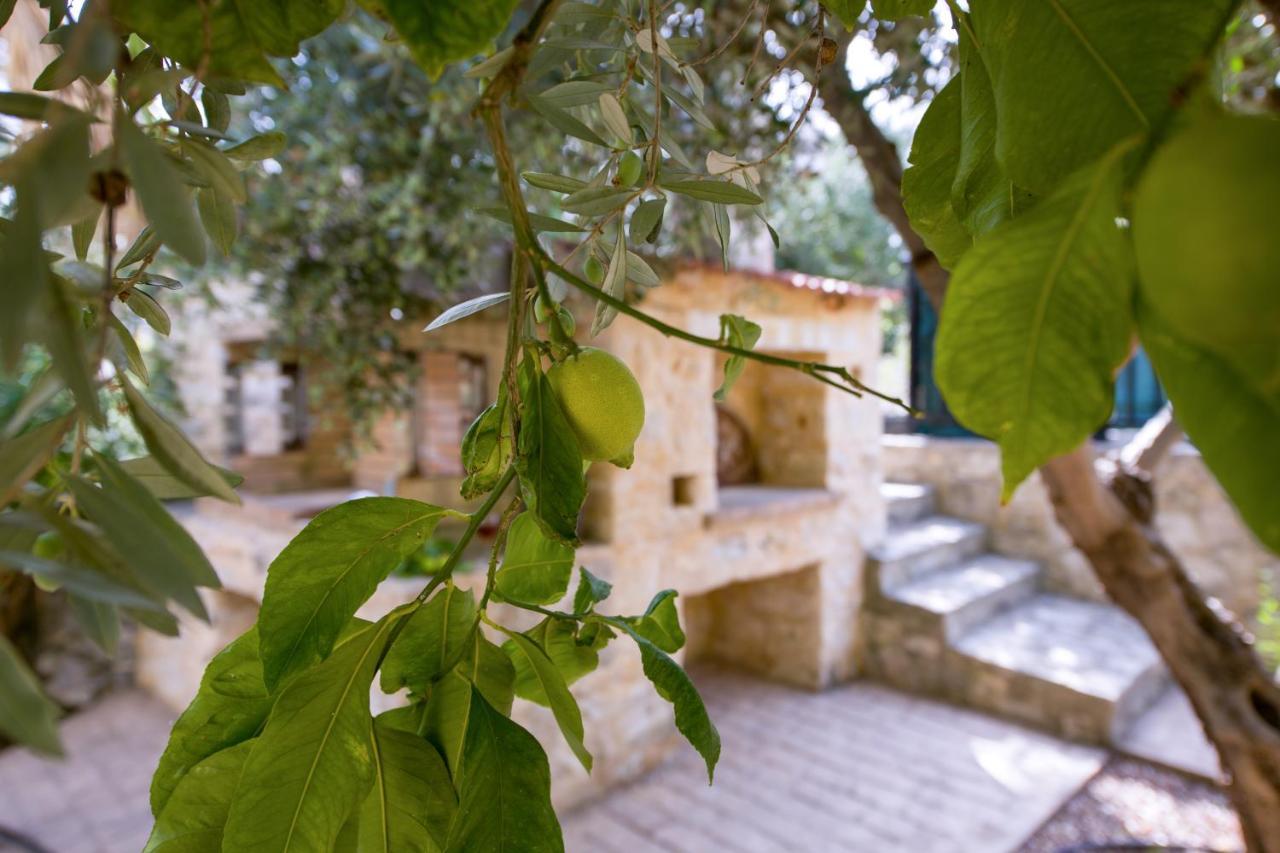 Douliana Villas *