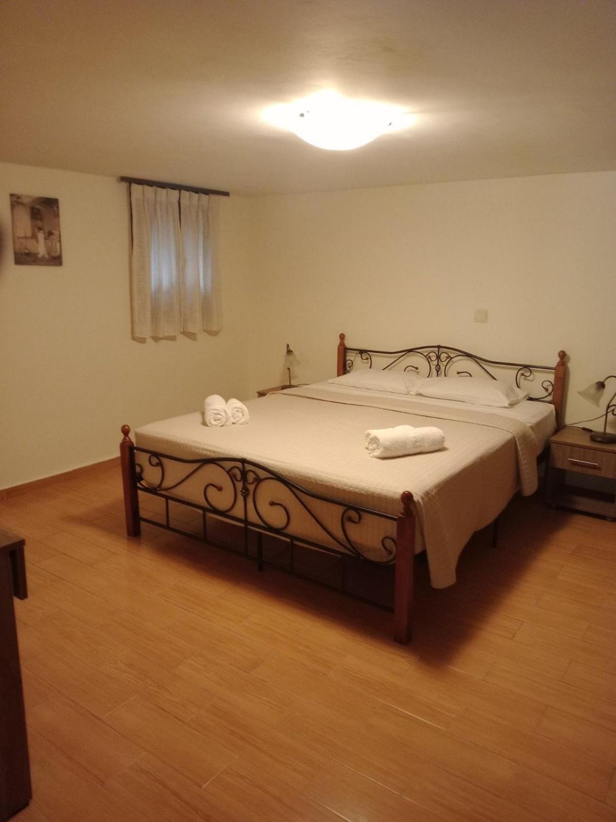 Douliana Villas 別墅 *